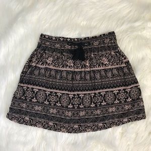 PULL & BEAR Skirt Size Large Black/Pink Gold 162